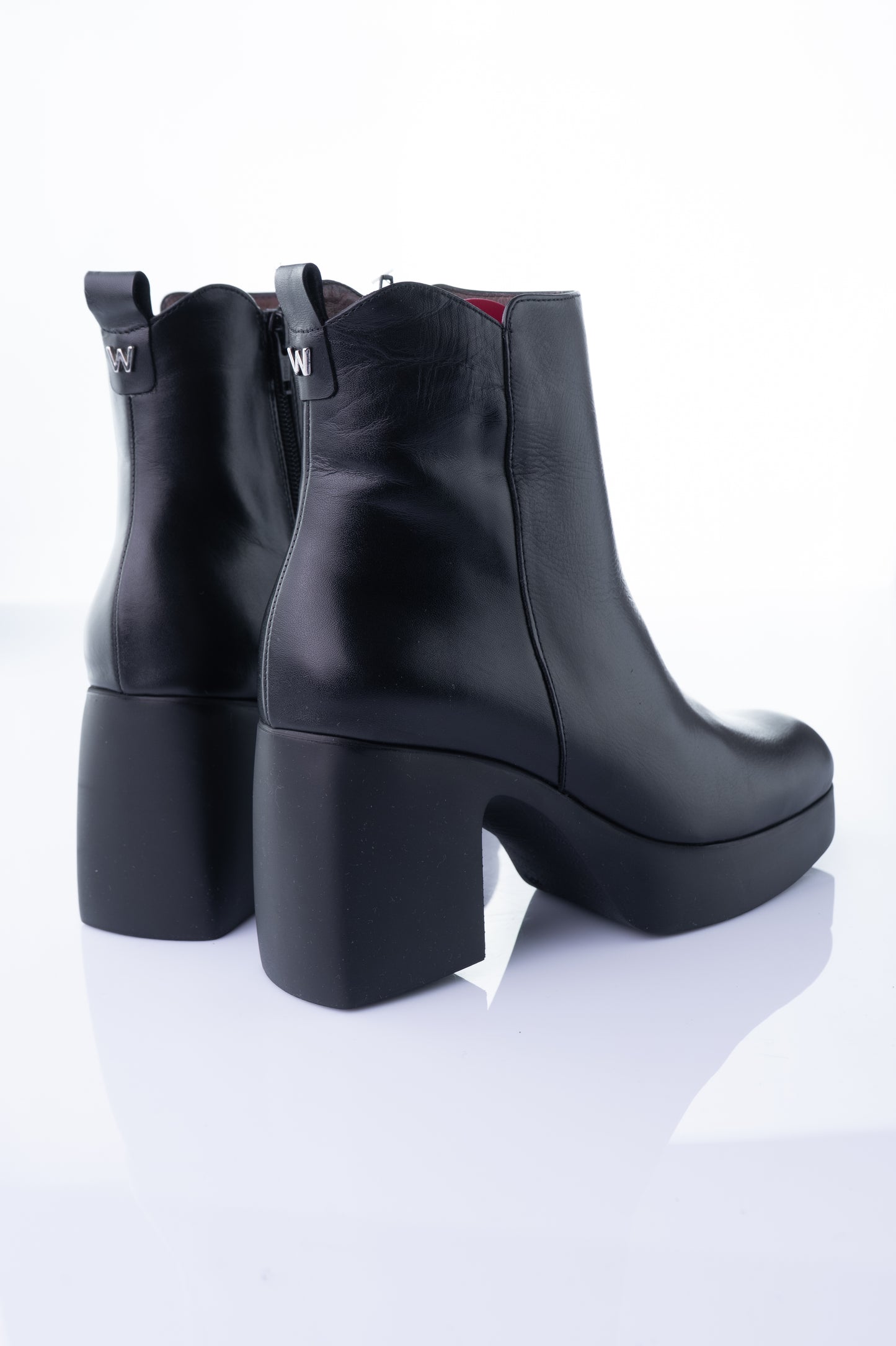 Wonders H-4981 – Black Leather Platform Heel Boot