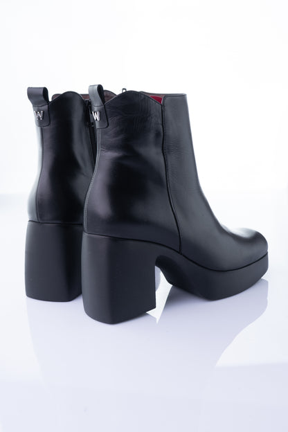 Wonders H-4981 – Black Leather Platform Heel Boot