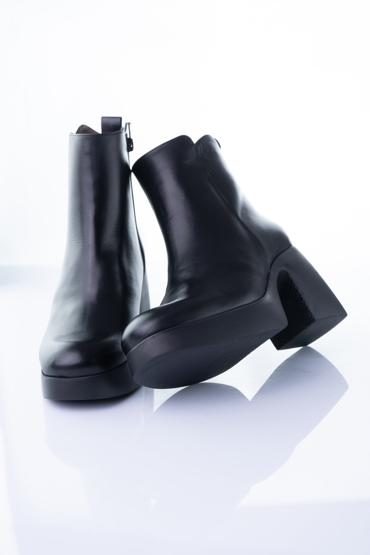 Wonders H-4981 – Black Leather Platform Heel Boot