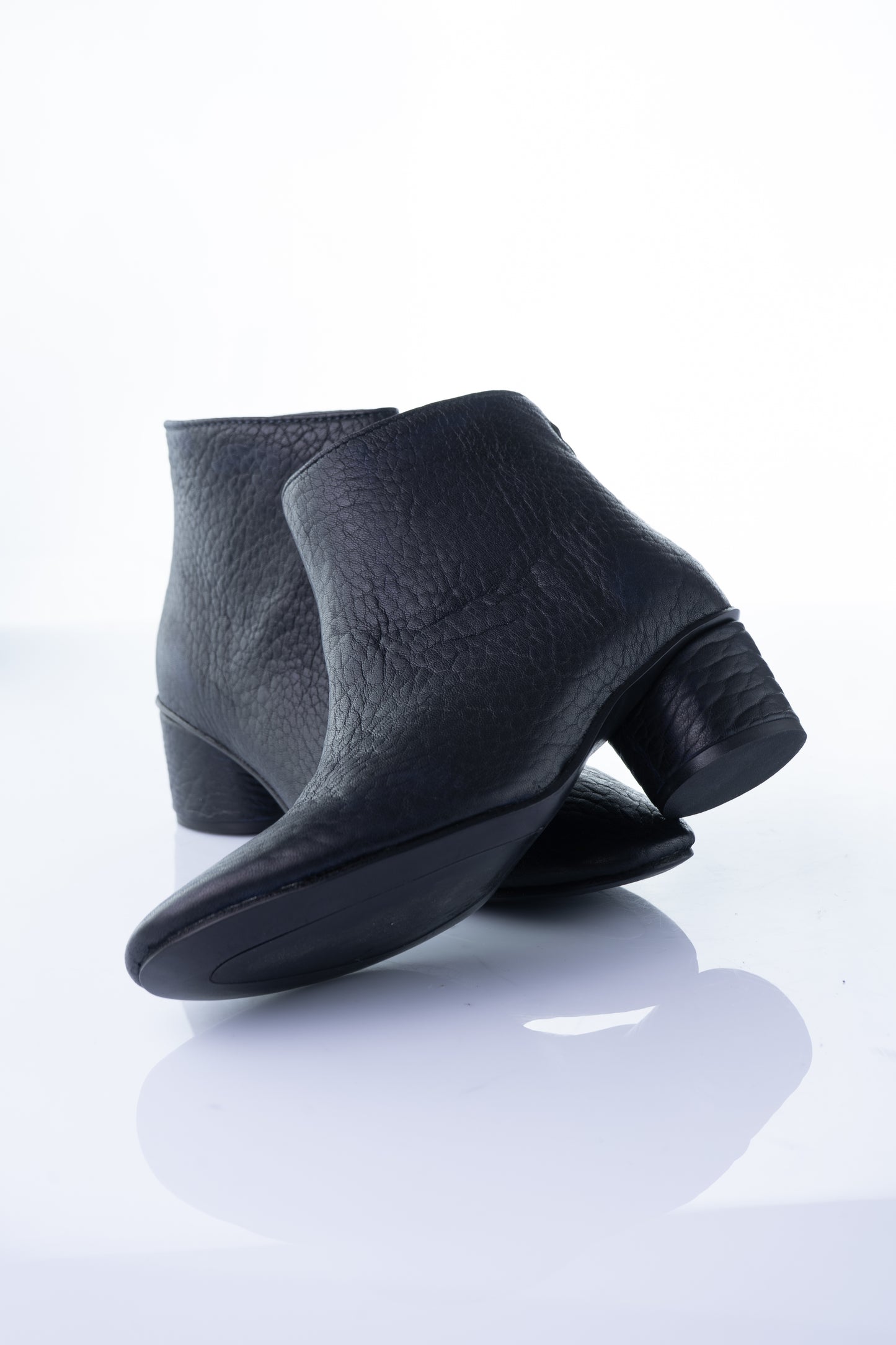 Kudetà 12204 – Black Textured Leather Ankle Boot