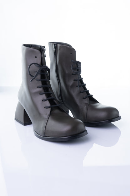 Ducanero A.3125 – Black Vitello Leather Lace-Up Boot