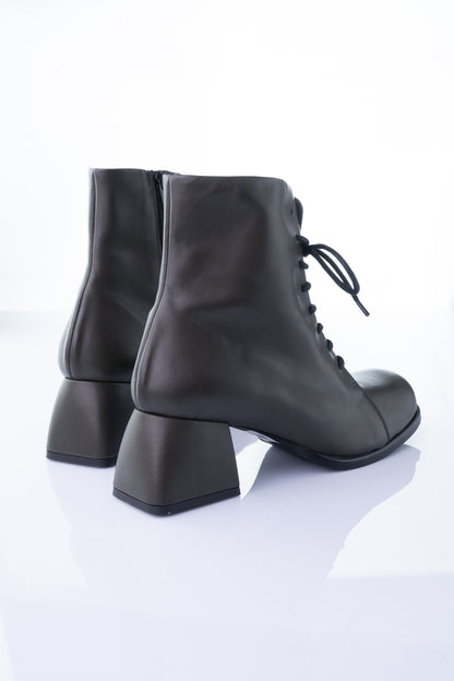 Ducanero A.3125 – Black Vitello Leather Lace-Up Boot