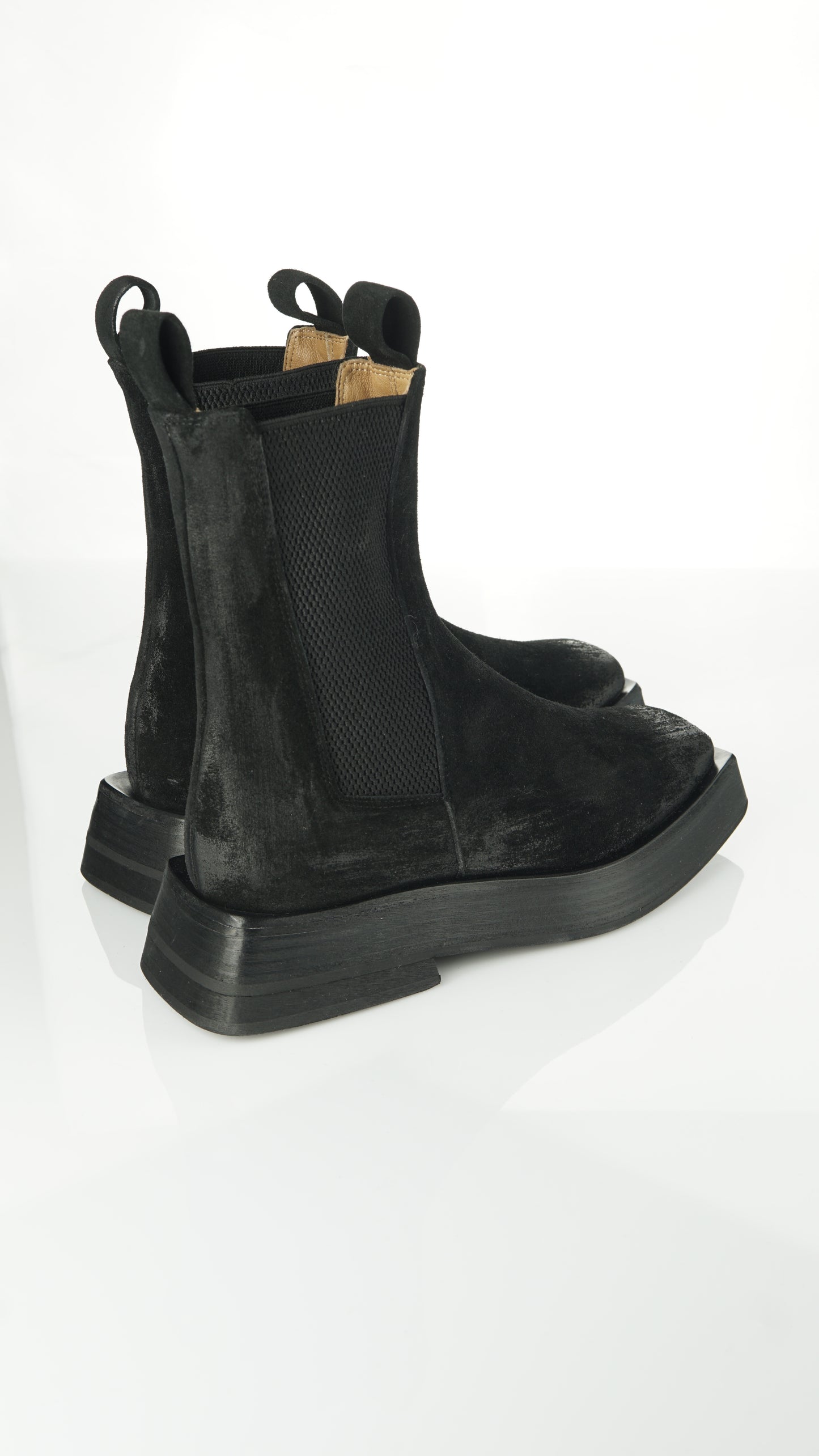 Giulia Taddeucci - Chelsea Boots Square