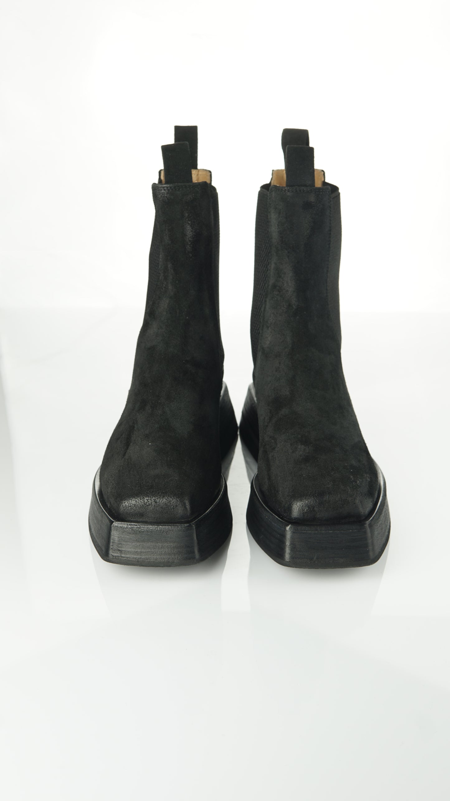 Giulia Taddeucci - Chelsea Boots Square